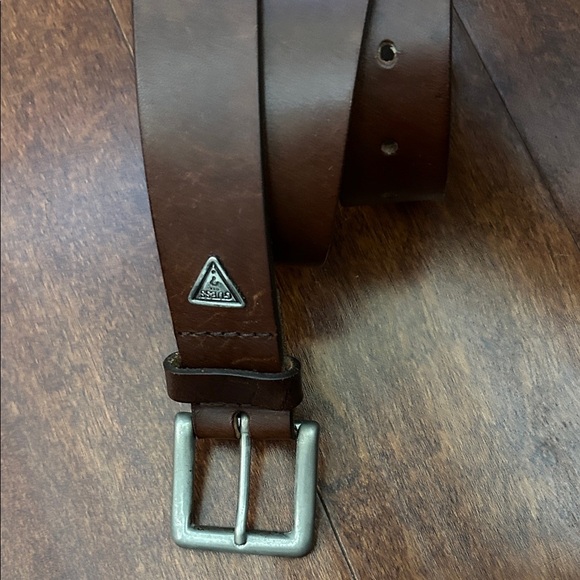 Vintage Guess Women’s Brown Leather Belt with Nickel Toned Buckle, Size Small - Picture 13 of 16